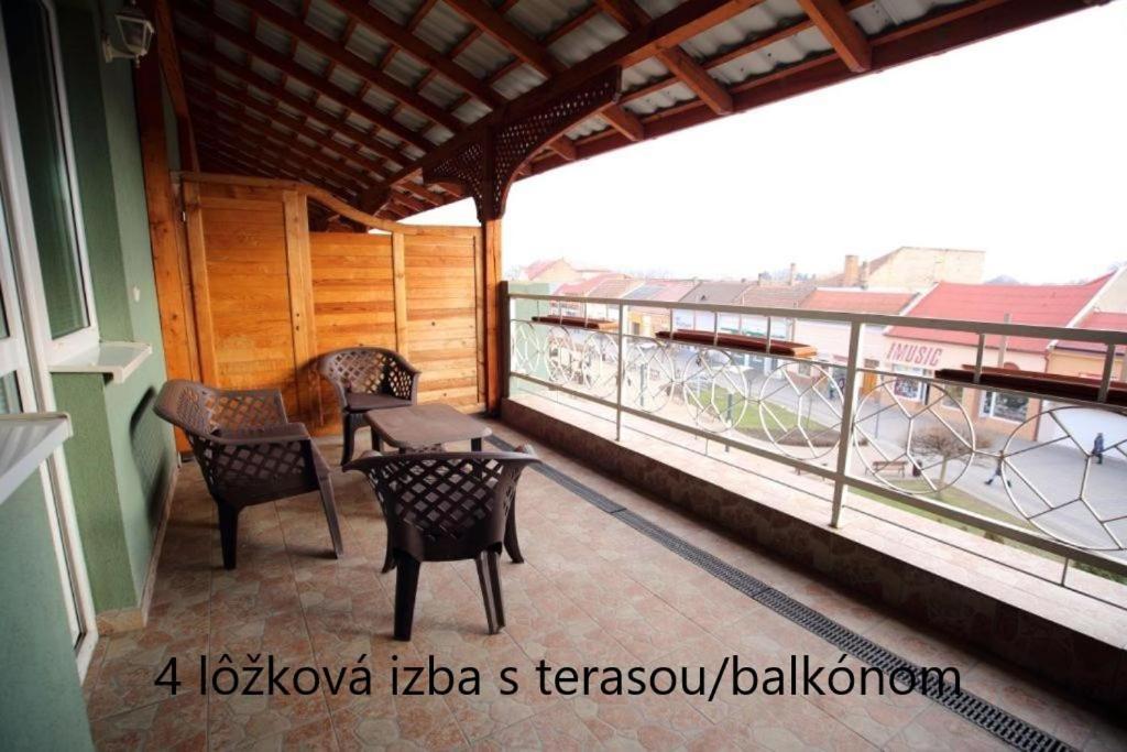 Europa Penzion Štúrovo Bagian luar foto